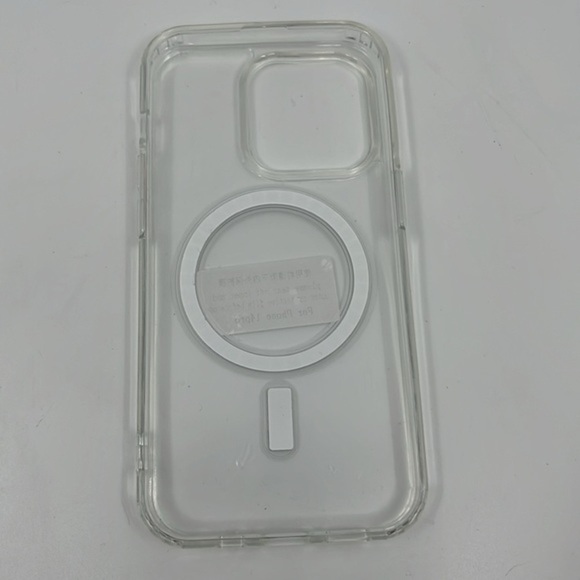 Clear Magnetic iPhone 14 Pro Case: Ultimate Protection for iPhone - Picture 4 of 4